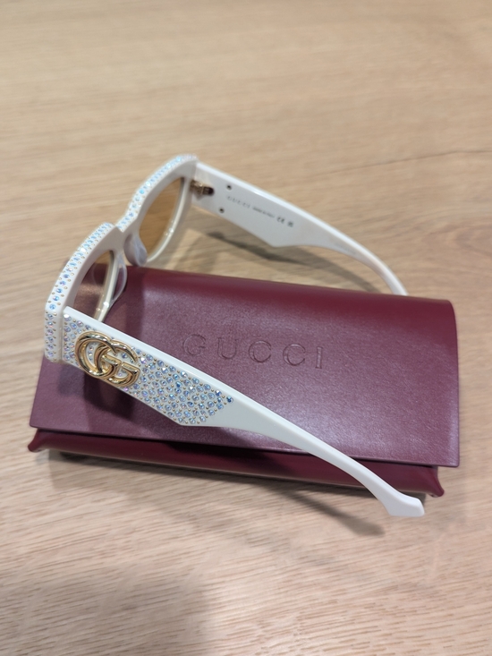 Gucci Ivory Crystal Cat-Eye Sunglasses main image 5